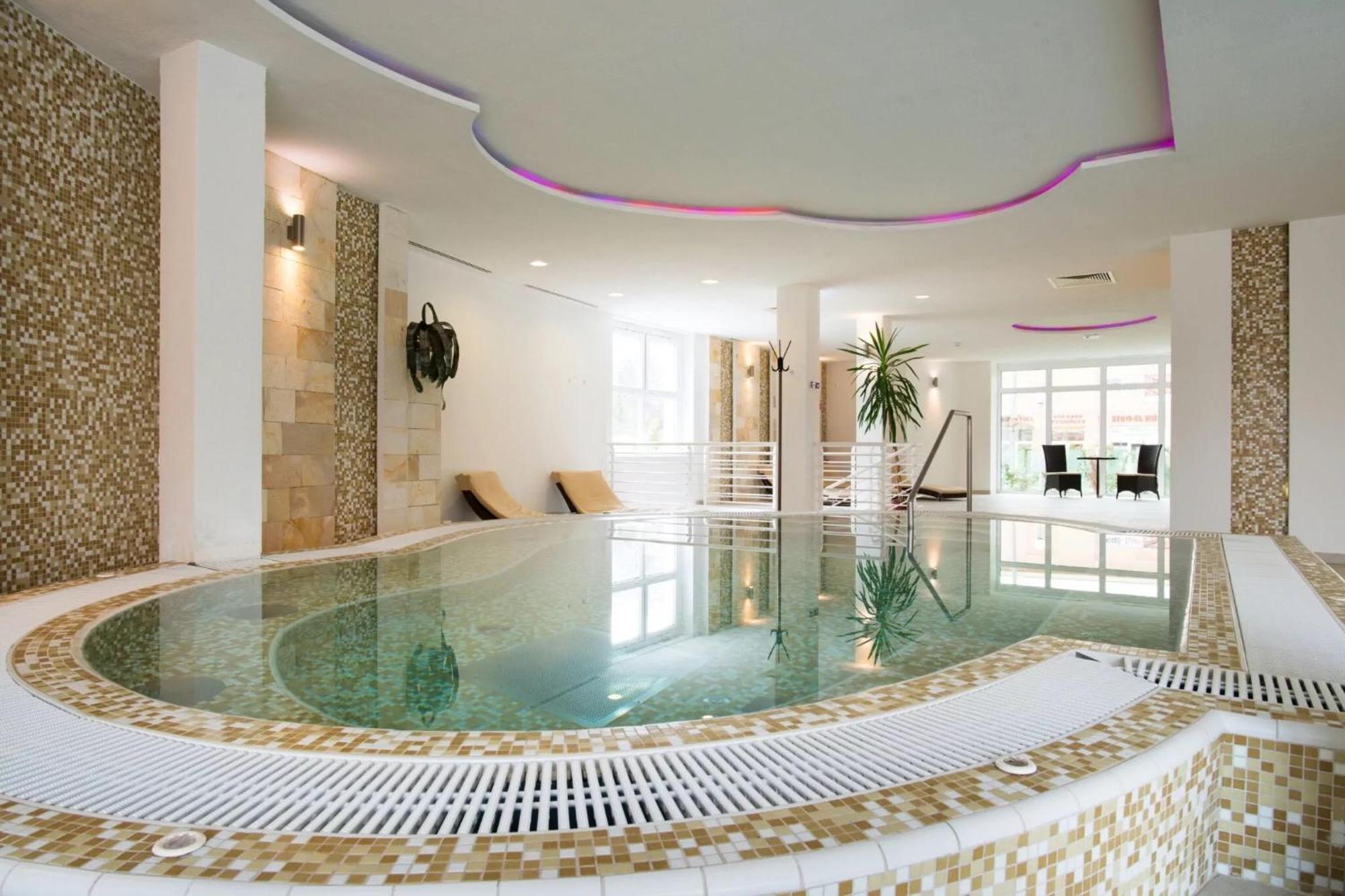 Hotel Aurora ميسكولك المظهر الخارجي الصورة