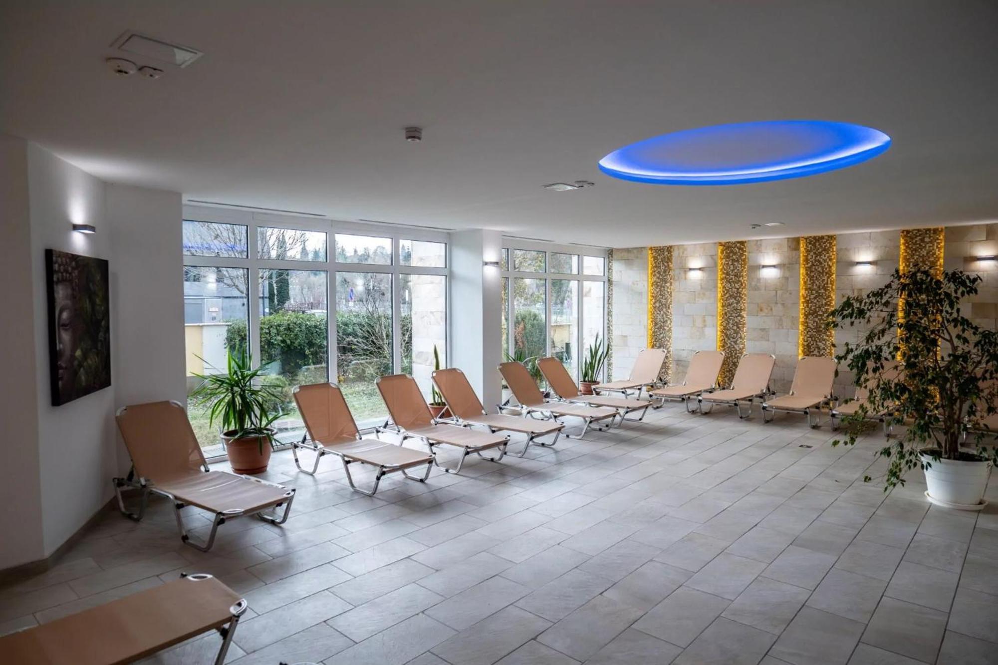Hotel Aurora ميسكولك المظهر الخارجي الصورة
