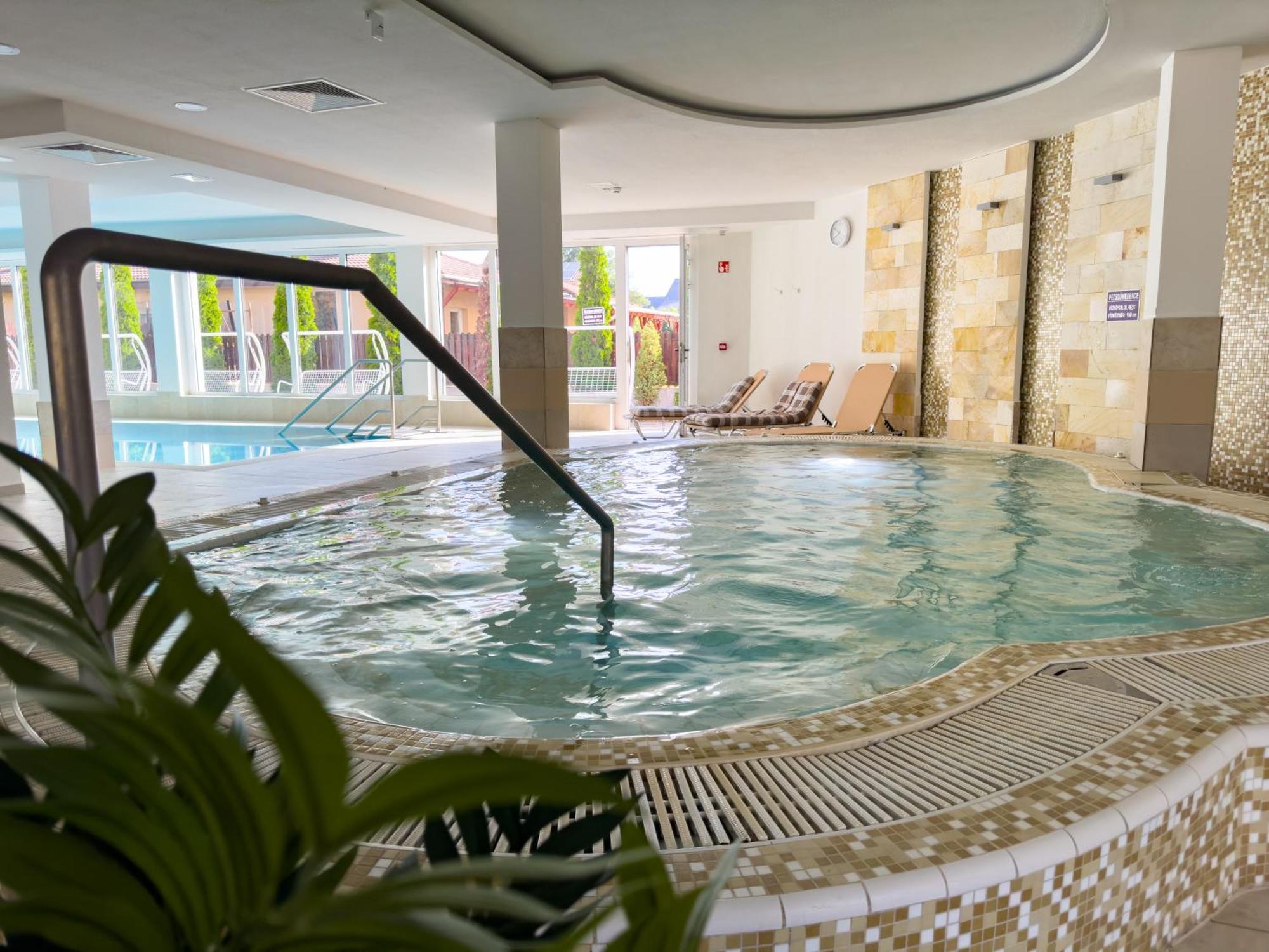 Hotel Aurora ميسكولك المظهر الخارجي الصورة