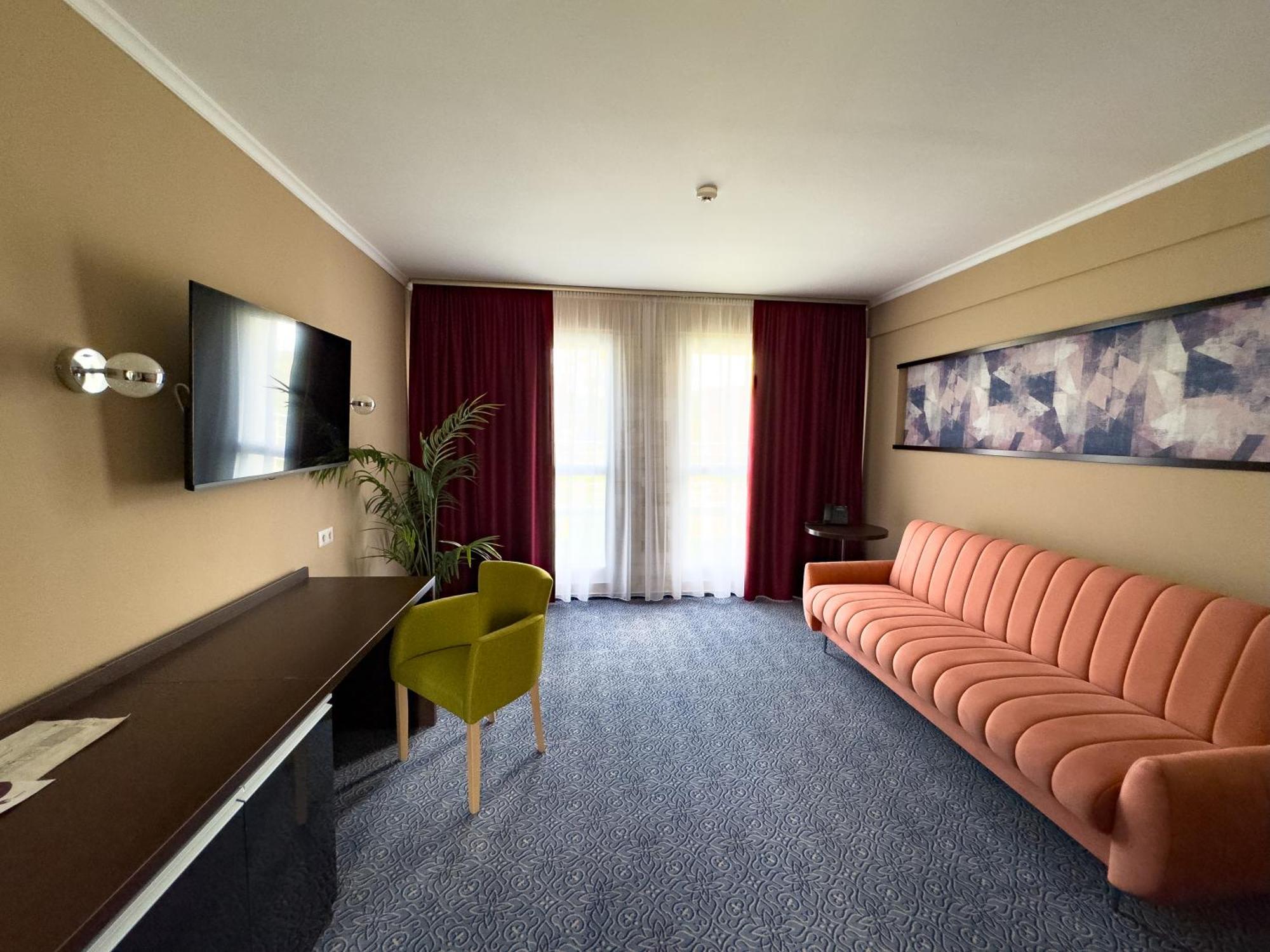 Hotel Aurora ميسكولك المظهر الخارجي الصورة