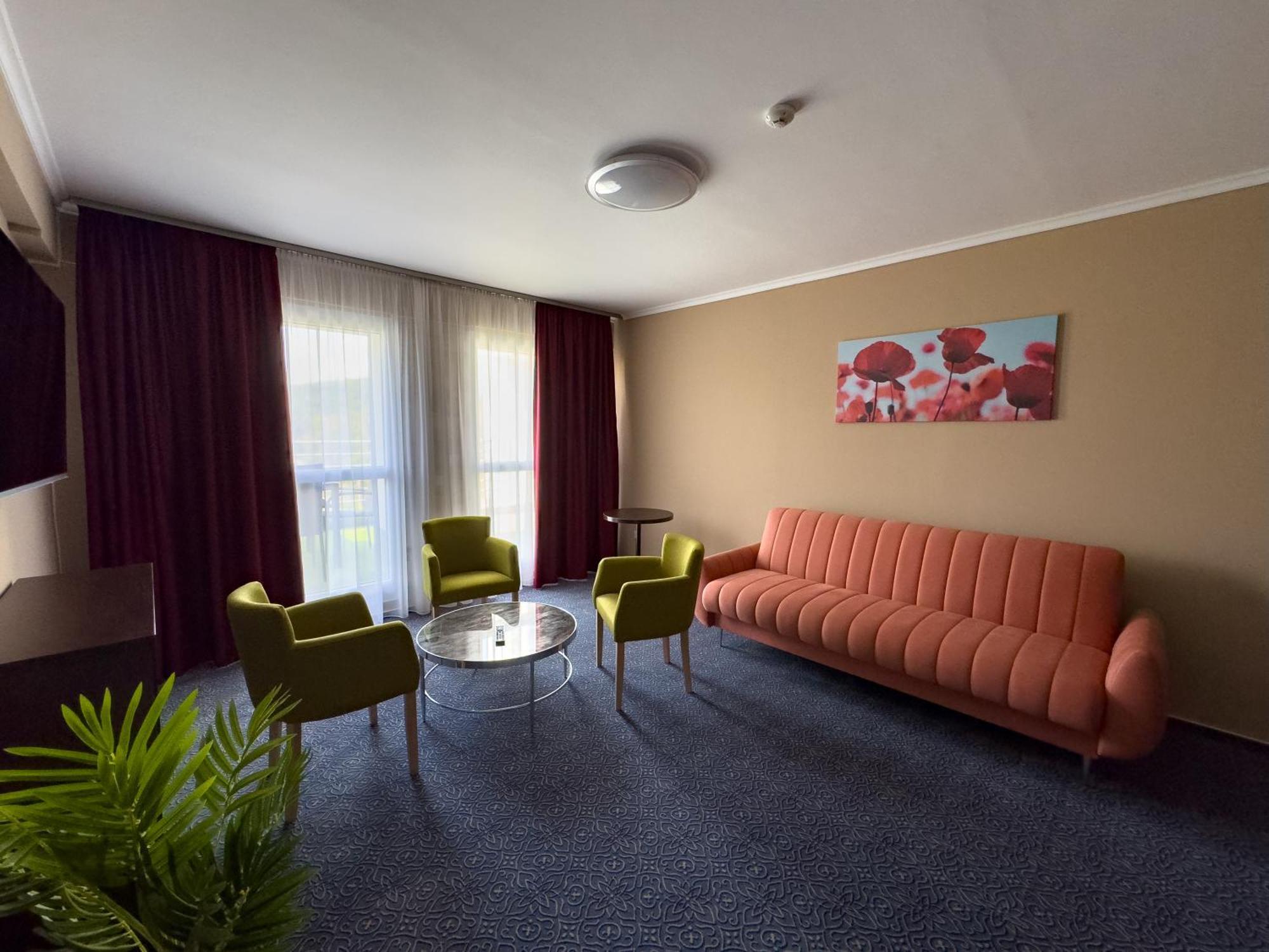 Hotel Aurora ميسكولك المظهر الخارجي الصورة