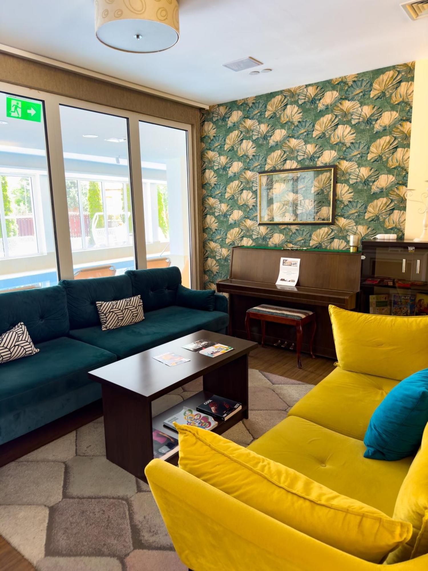Hotel Aurora ميسكولك المظهر الخارجي الصورة