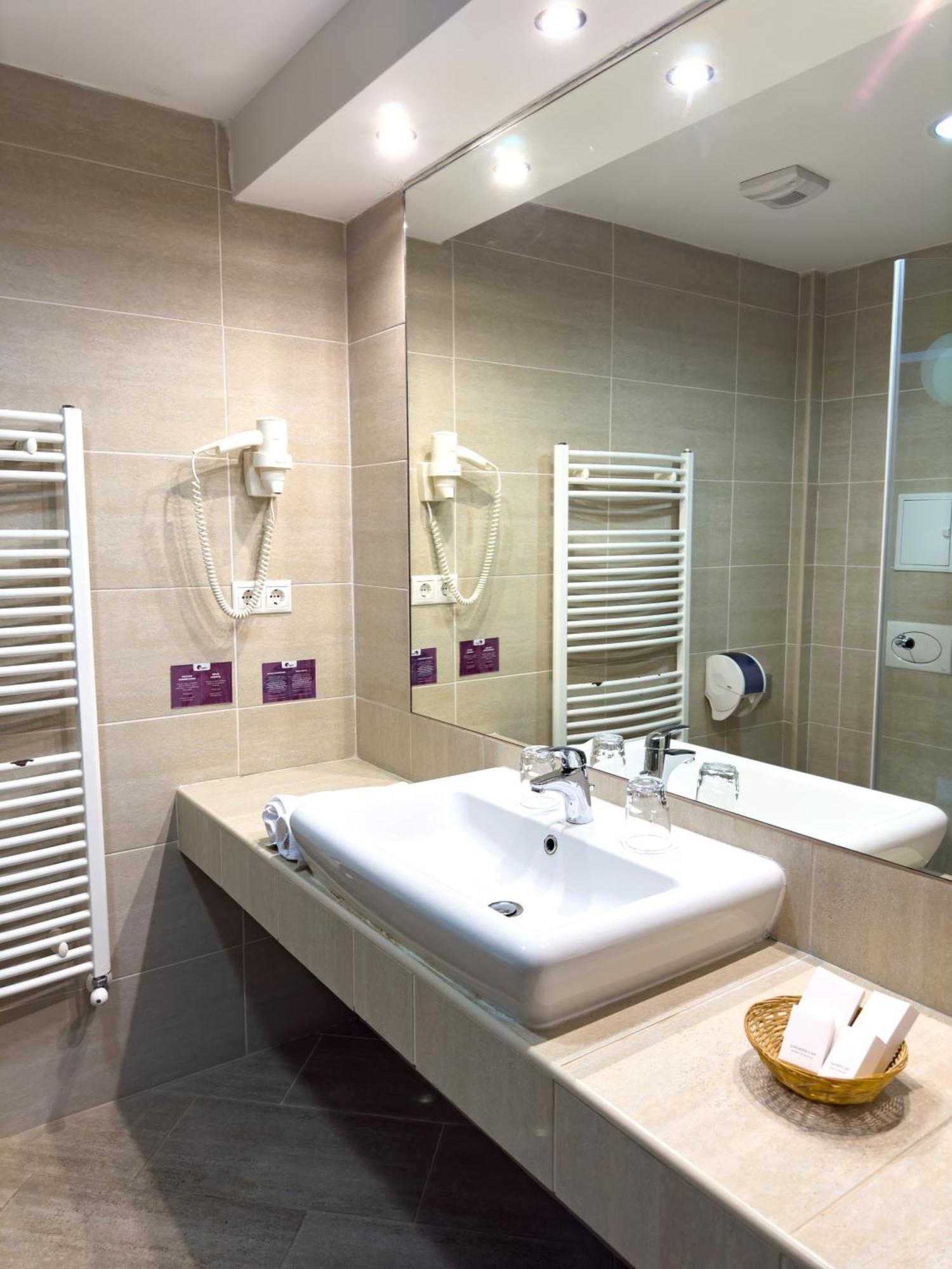 Hotel Aurora ميسكولك المظهر الخارجي الصورة