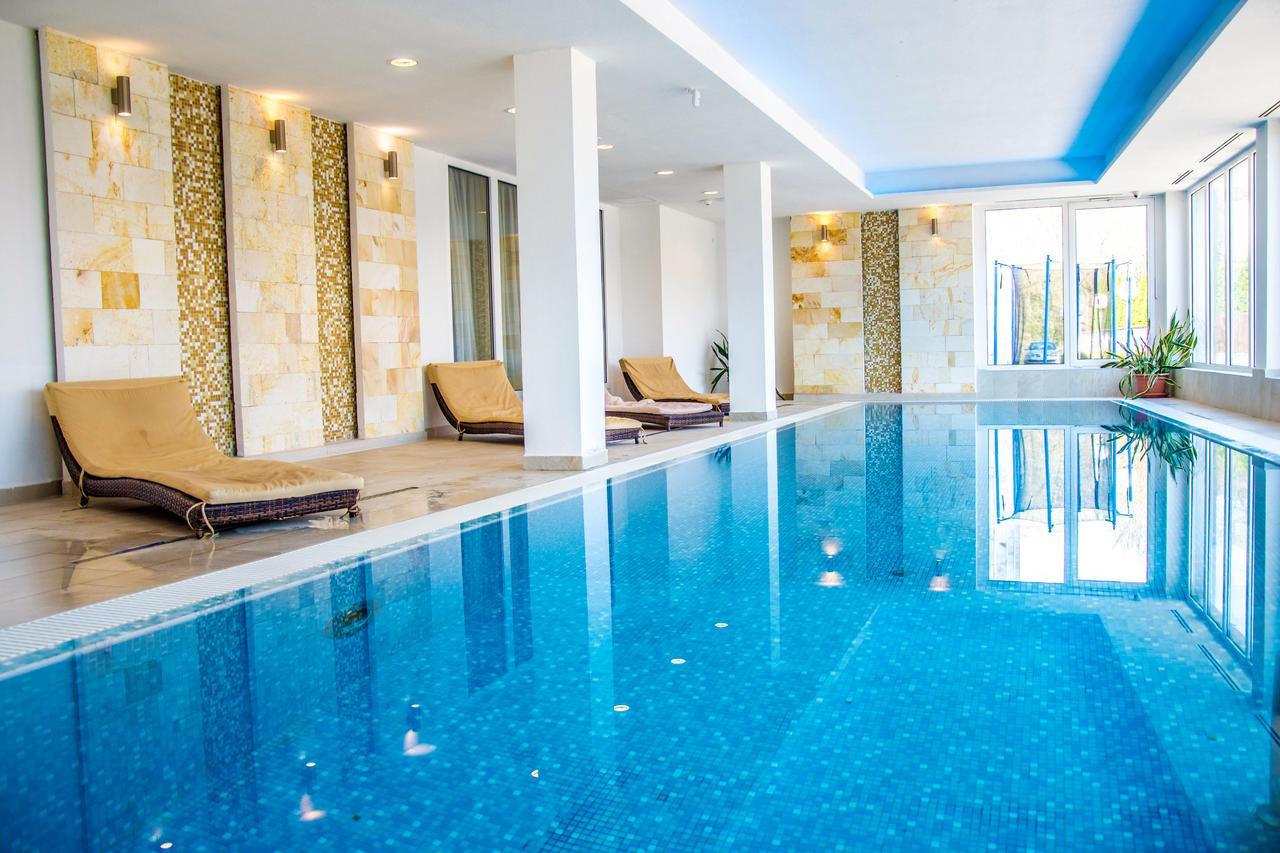 Hotel Aurora ميسكولك المظهر الخارجي الصورة